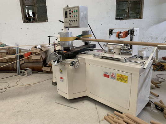 Máy làm giấy vệ sinh tự động hoàn toàn Kraft giấy lõi bên trong